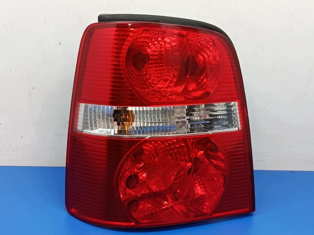 VW Touran Rückleuchte links gebraucht C-514021-