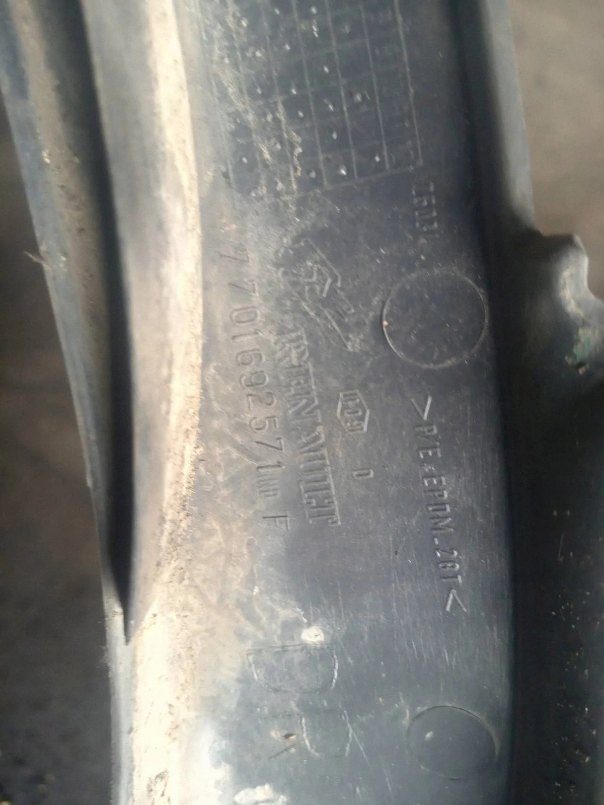 Garniture aile avant Renault Master II 7701692571 image 3