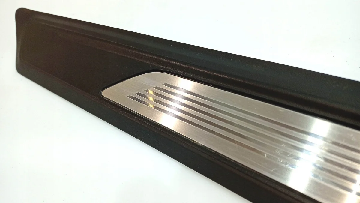 Schwellerleiste vorne BMW 1er OEM 51478055527 image 7