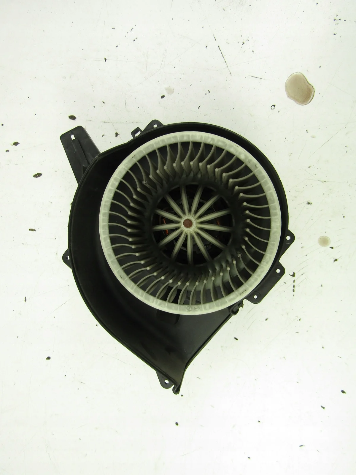 VOLKSWAGEN FOX Ventilateur chauffage 6Q1809015G