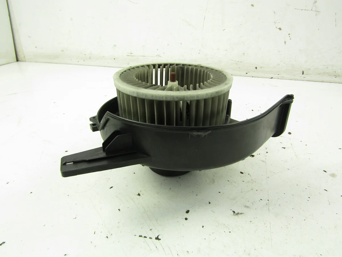 Volkswagen Fox Fläkt 6Q1809015G image 3