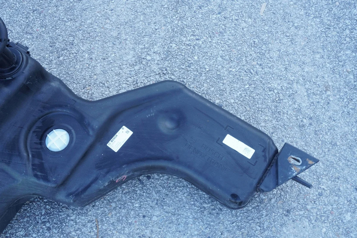 AdBlue Tank VW Sharan 7N0131877E gebraucht image 3