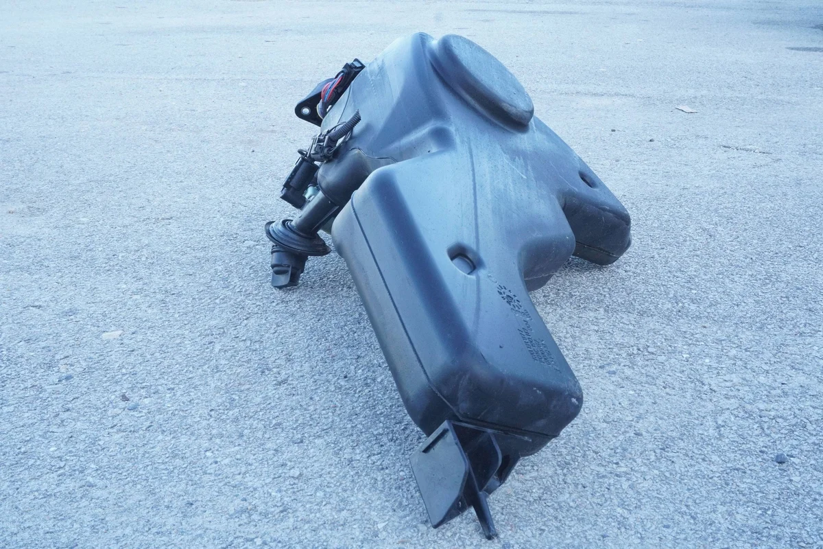 AdBlue Tank VW Sharan 7N0131877E gebraucht image 5