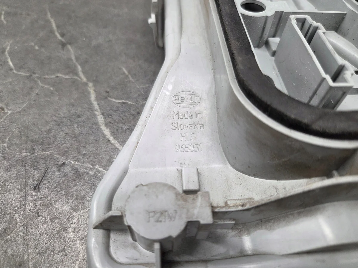 Marco luz trasera izquierda VW Polo 9N3 image 9