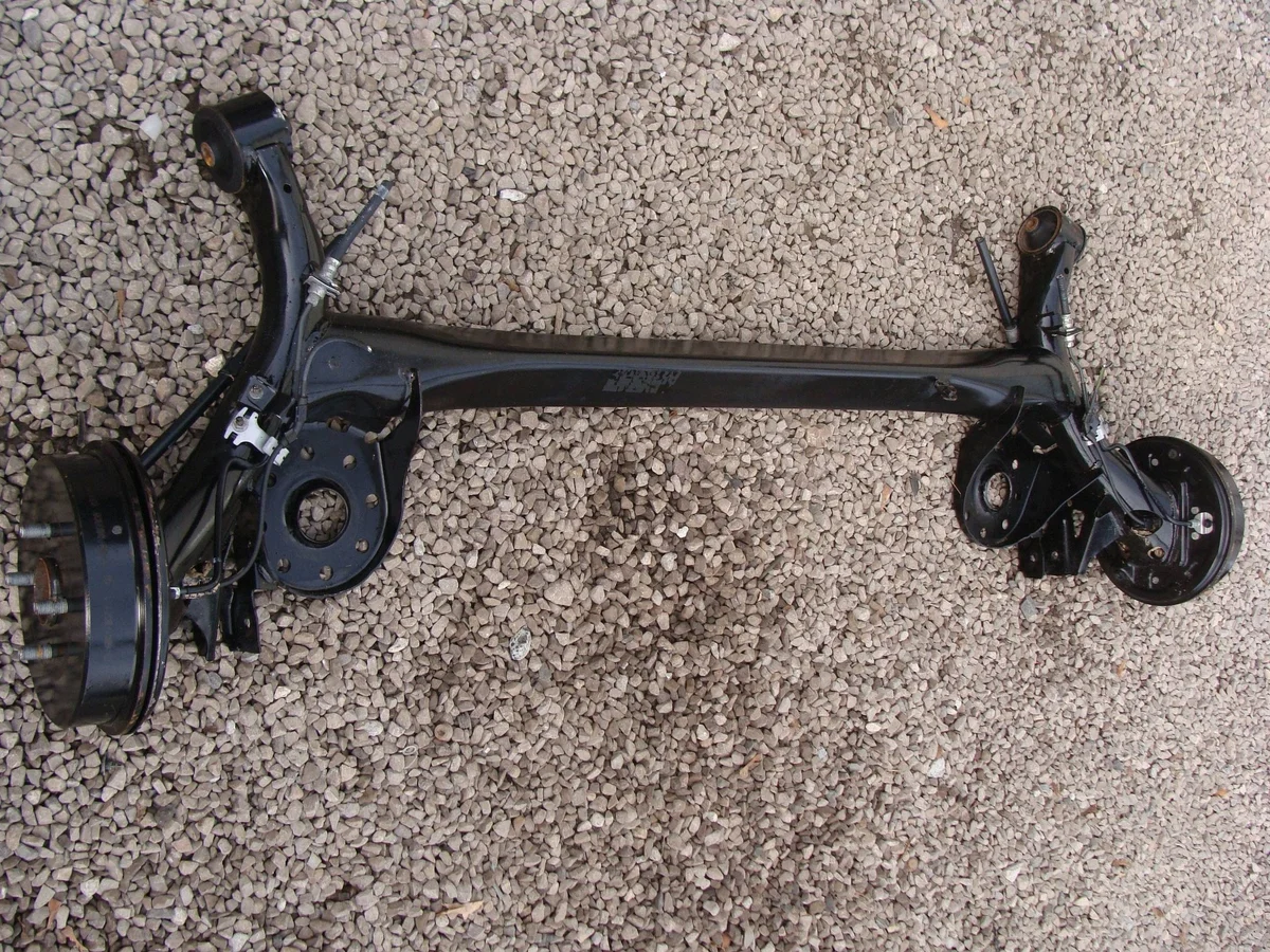 Bakre axel Toyota Yaris II III GAD7432