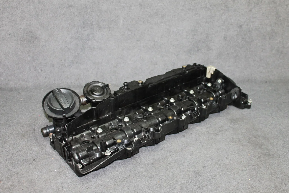 BMW N57 Ventildeckel 11127812894 gebraucht image 4