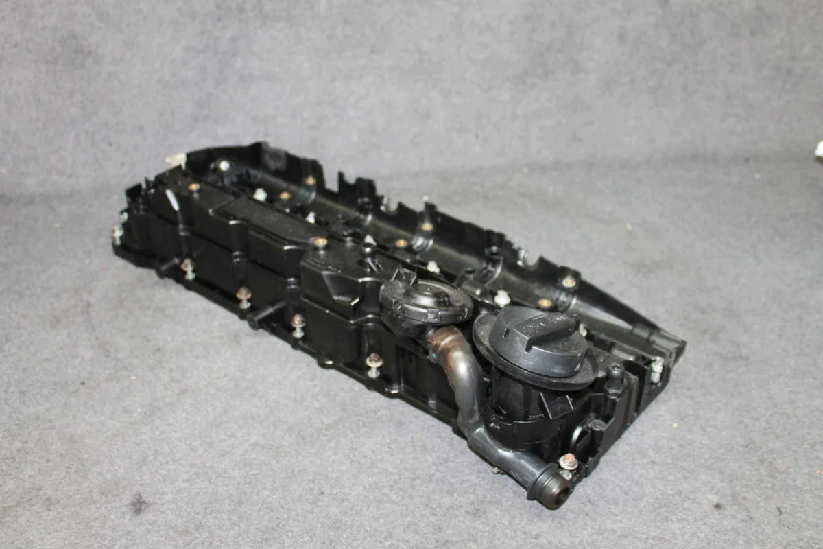 BMW N57 Ventildeckel 11127812894 gebraucht image 5