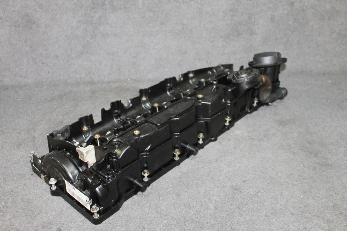 BMW N57 Ventildeckel 11127812894 gebraucht image 6