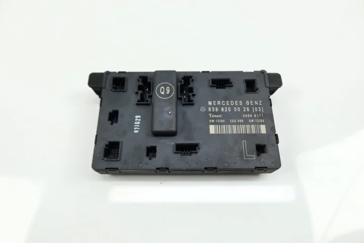 Mercedes W639 Door Module Left Front 6398200026