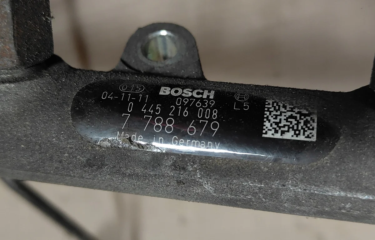 BMW E60 E61 Rampe injecteur capteur 7788679 image 5