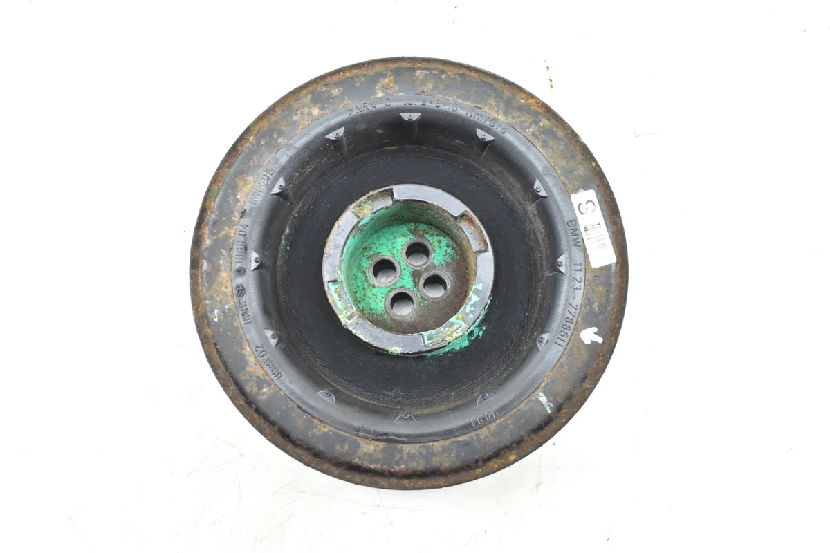 Riemenscheibe Kurbelwelle BMW E60 E61 E90 E91 3.0 d image 3