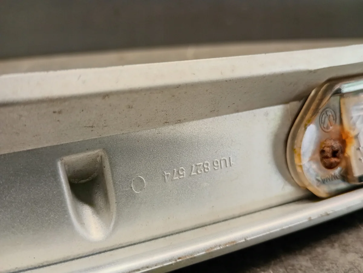 Takaluukun lista Audi A4 B5, OEM 1u6827574 image 7