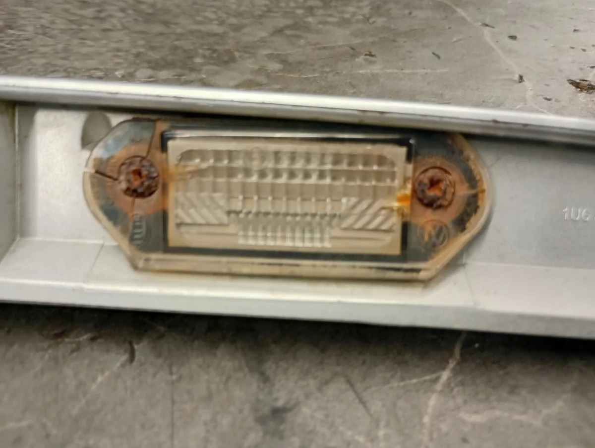 Takaluukun lista Audi A4 B5, OEM 1u6827574 image 9