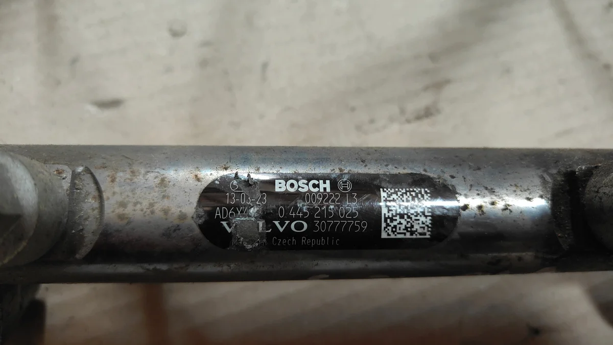 Volvo Einspritzleiste Ventil Gebraucht 30777759 image 3