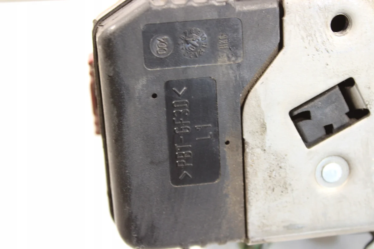 Opel Meriva A Front Left Door Lock 13203899 image 3