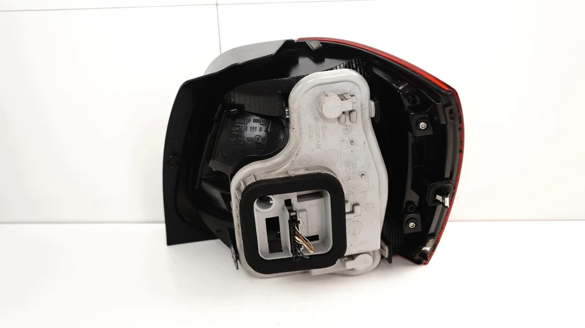 Rückleuchte Links VW Polo 6R 09-15 image 4