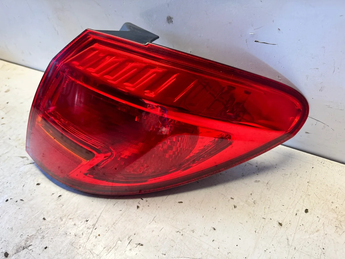 Opel Meriva B Rücklicht Rechts Hinten Gebraucht image 3