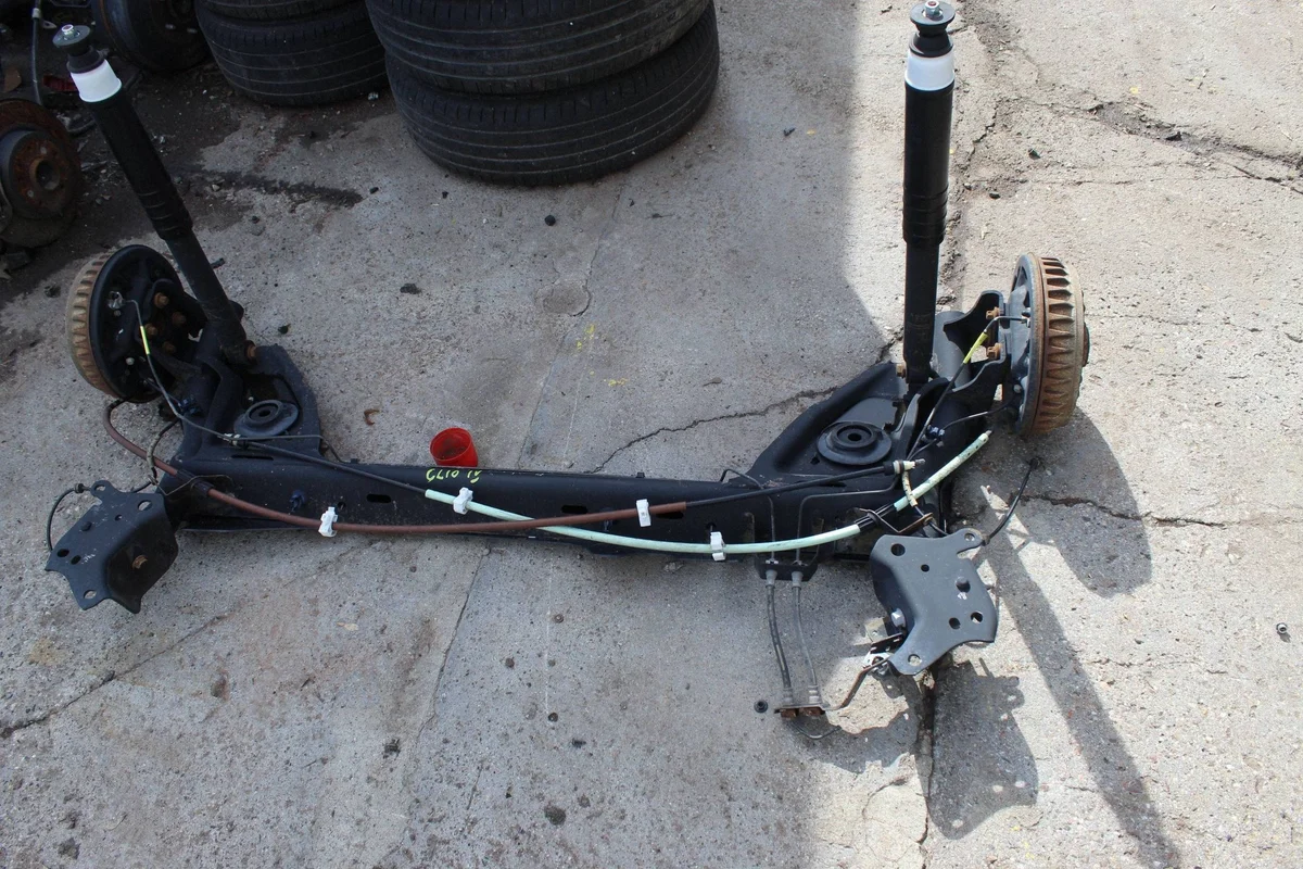 Rear Axle Renault Clio IV 4 TTI18841