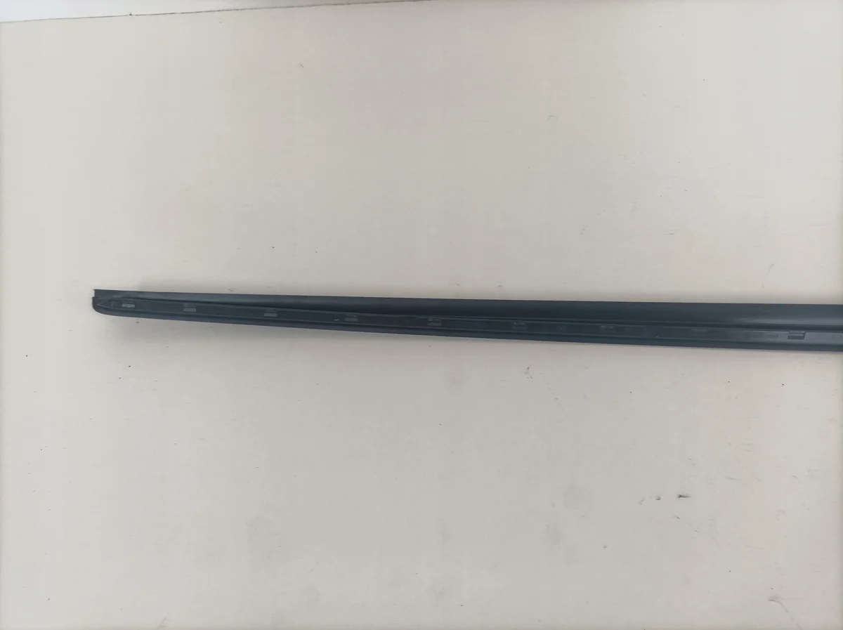 Audi A6 C8 Zierleiste Fenster vorne links image 5