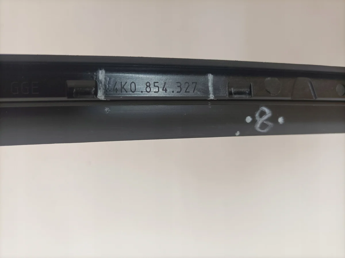 Audi A6 C8 Zierleiste Fenster vorne links image 7