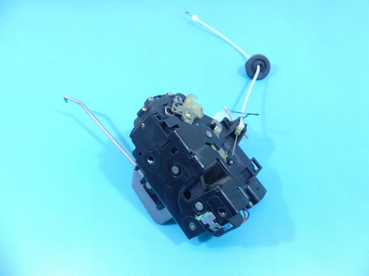 Audi A4 B6 Front Left Door Lock 4B1837015G