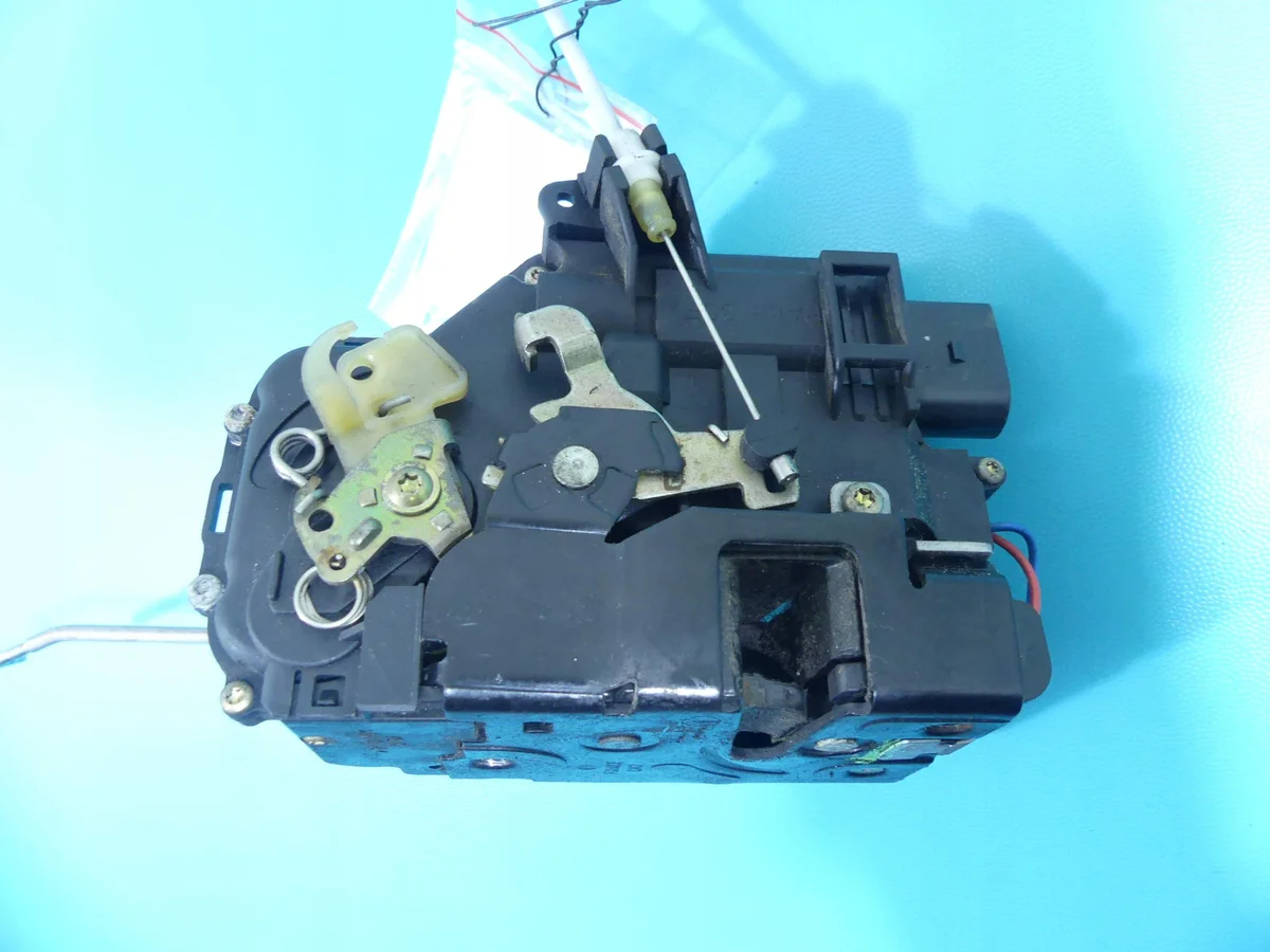 Schloss vorne links Audi A4 B6 4B1837015G image 3