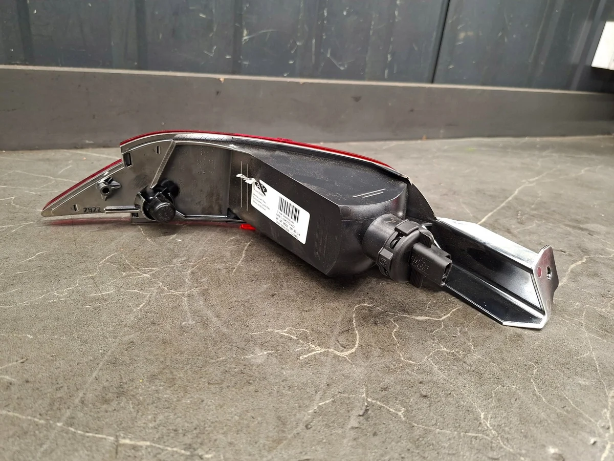Luz antiniebla Ford OE 8A61-15K272-AD image 6