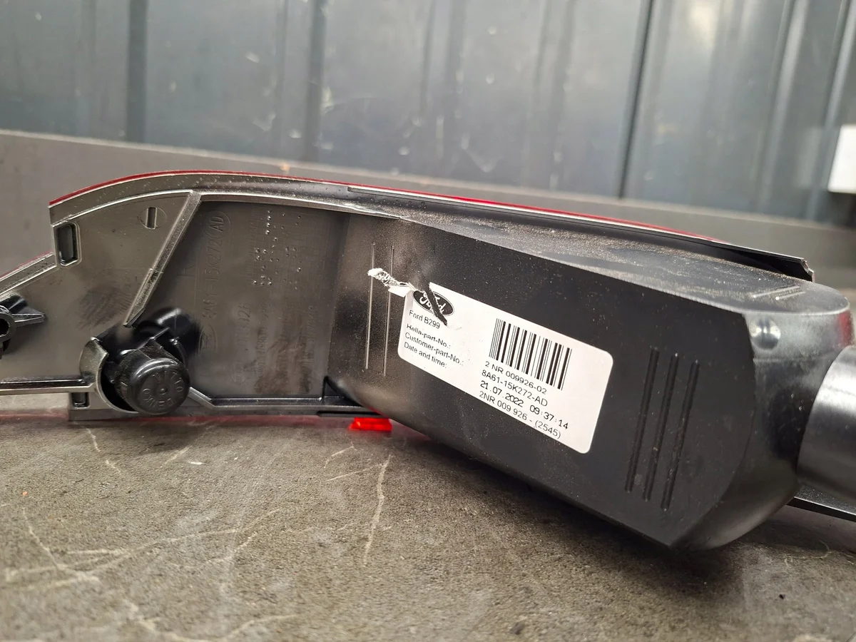 Luz antiniebla Ford OE 8A61-15K272-AD image 8