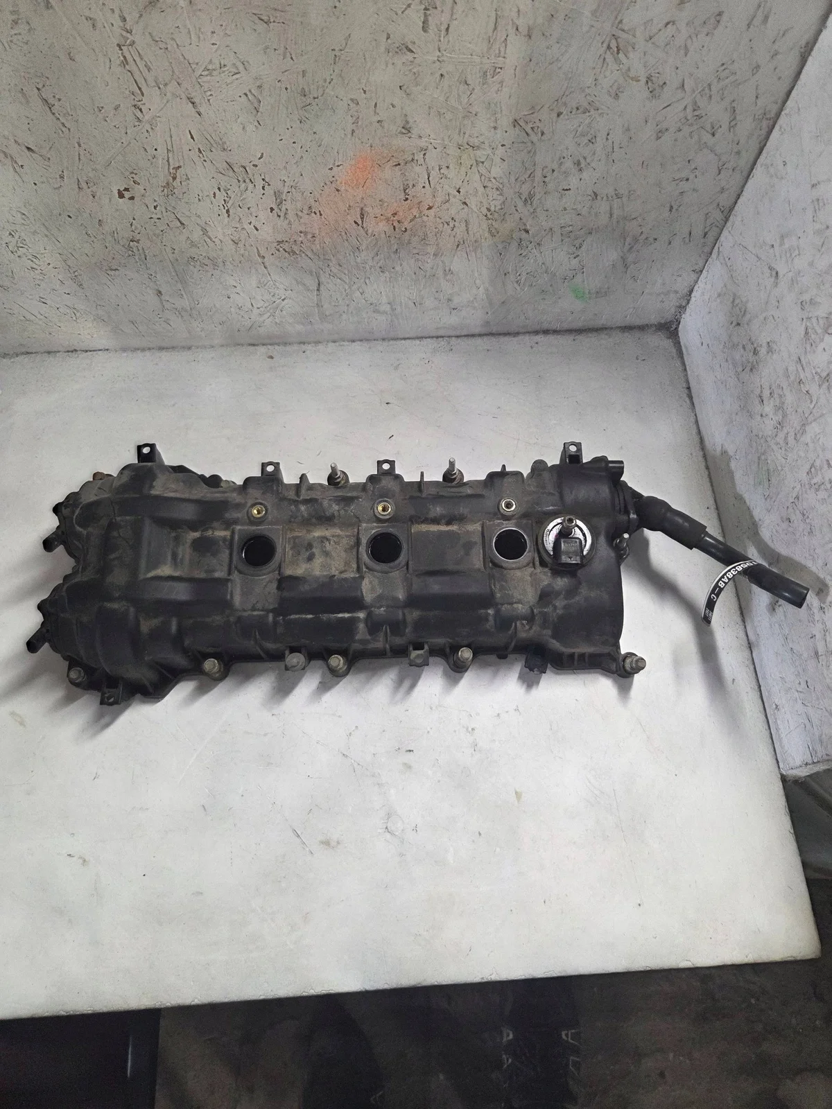 Tampa Válvulas Direita 3.6 2011-2024 OEM 05184068