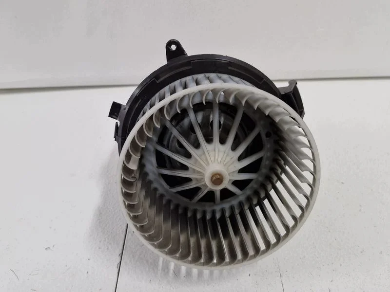 Opel Crossland X Ventilador Calefacción HB613001 image 6