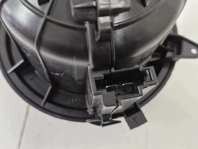 Opel Crossland X Ventilador Calefacción HB613001 image 7