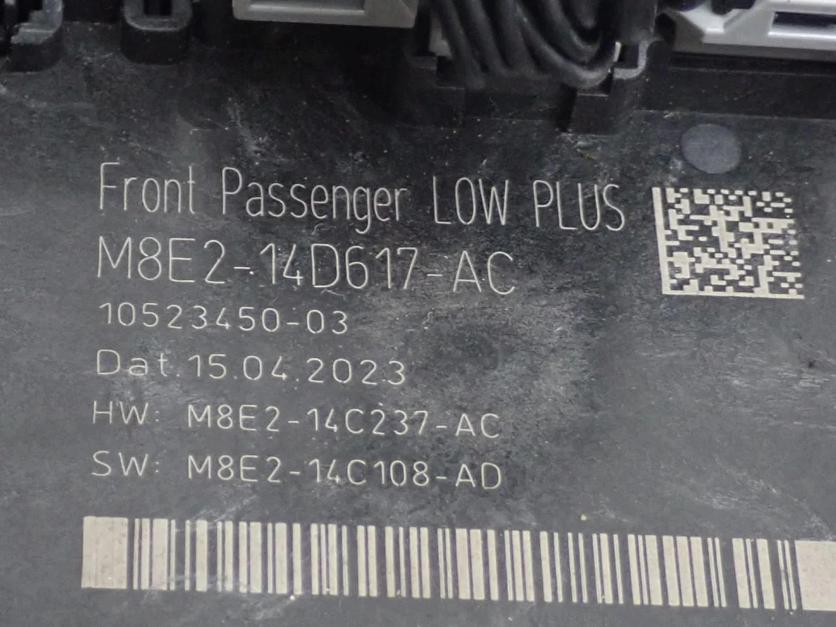 Módulo Control Puerta Range Rover Velar L560 M8E2-14D617-AC image 3