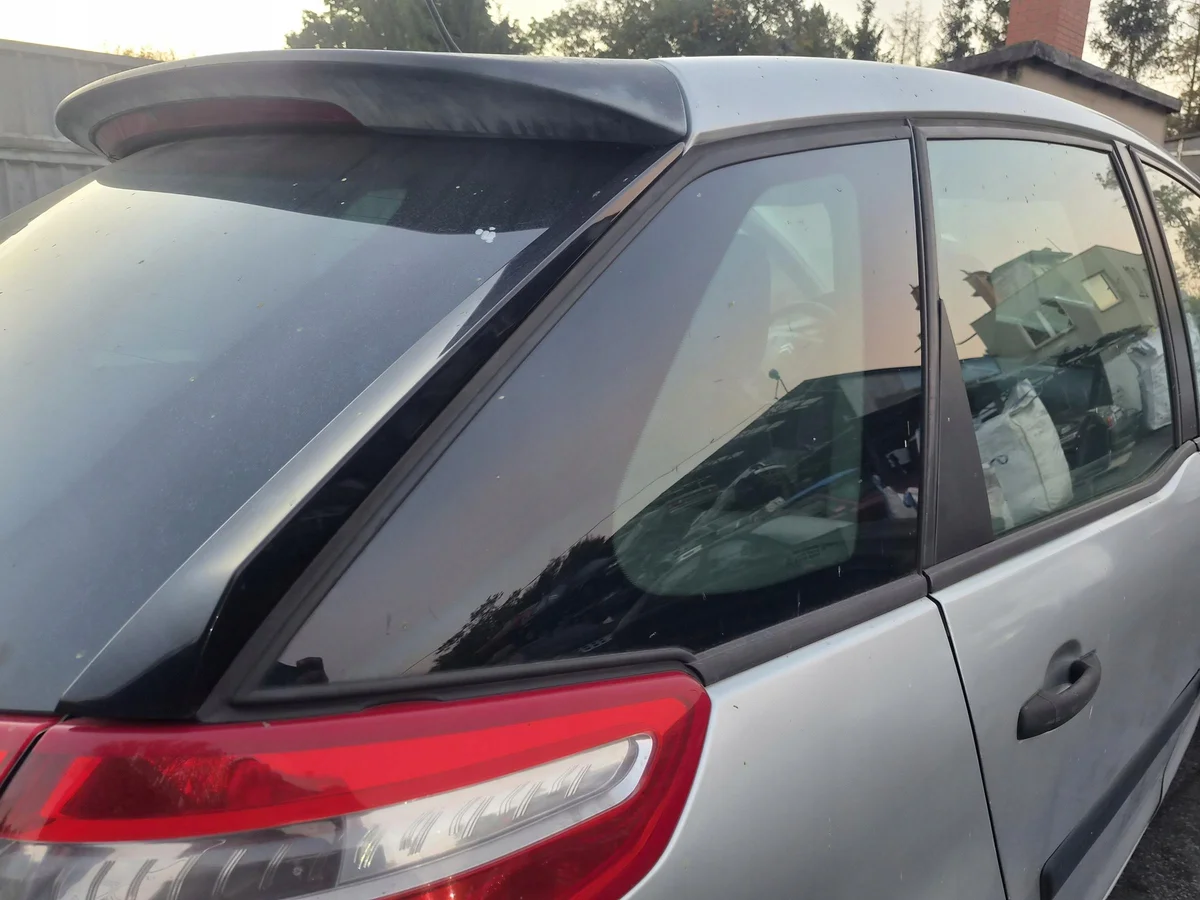 Citroen C4 Picasso Side Body Glass Used