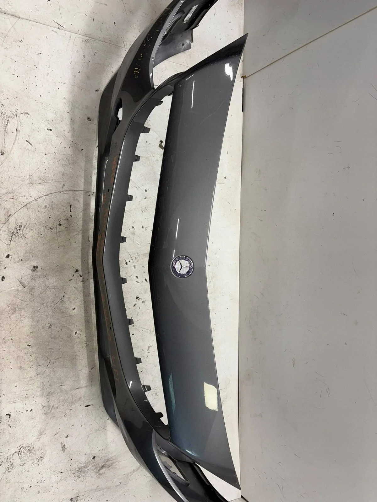 Mercedes B-sarja W246 etupuskuri A268854325 image 10