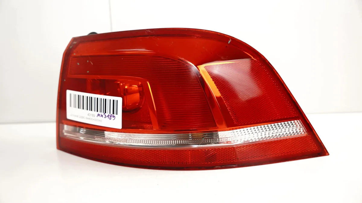 Rückleuchte Rechts VW Passat B7 Kombi image 3