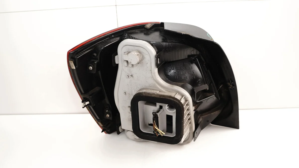 Luz trasera derecha VW Polo 6R 2009-2015 image 4