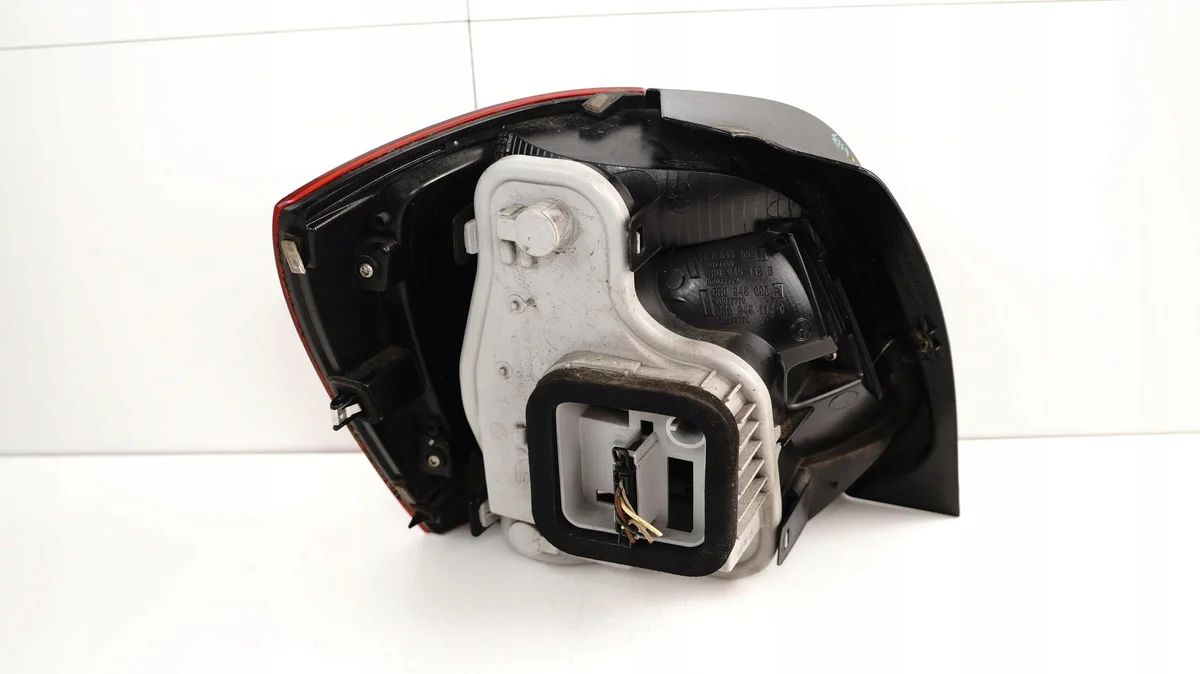 Luz trasera derecha VW Polo 6R 2009-2015 image 5