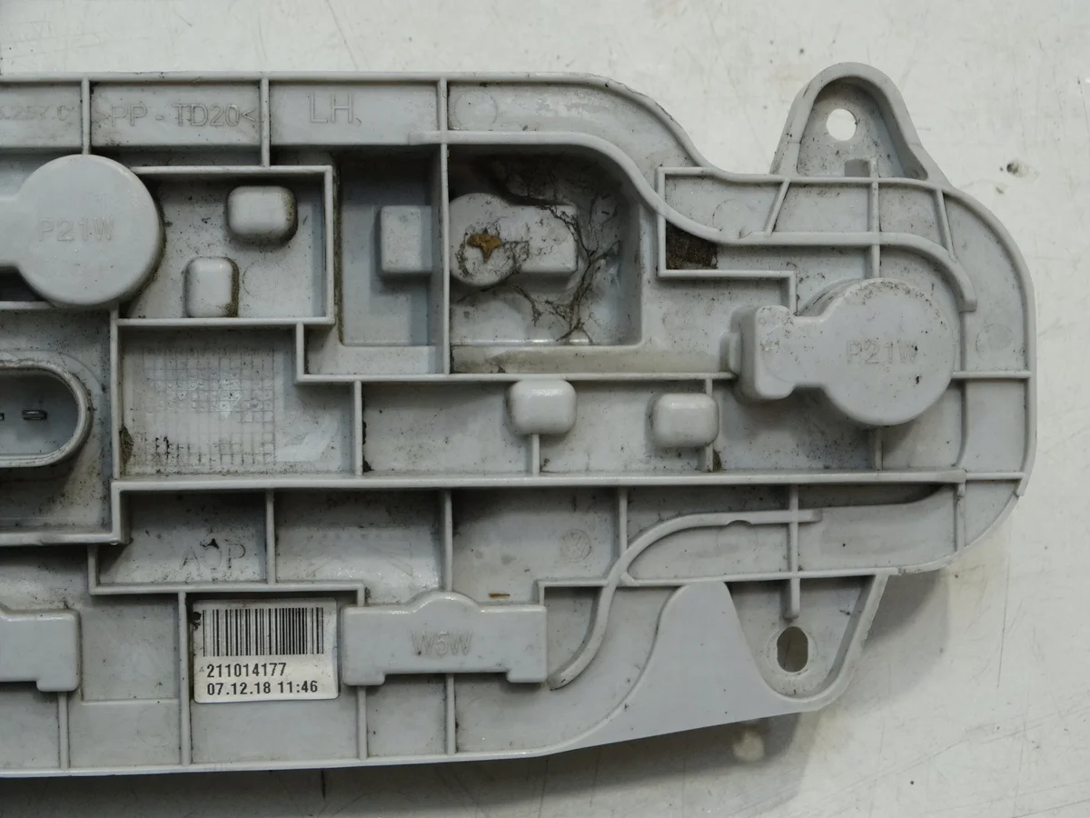 Baklykta Vänster VW Caddy 2K1945257C image 5