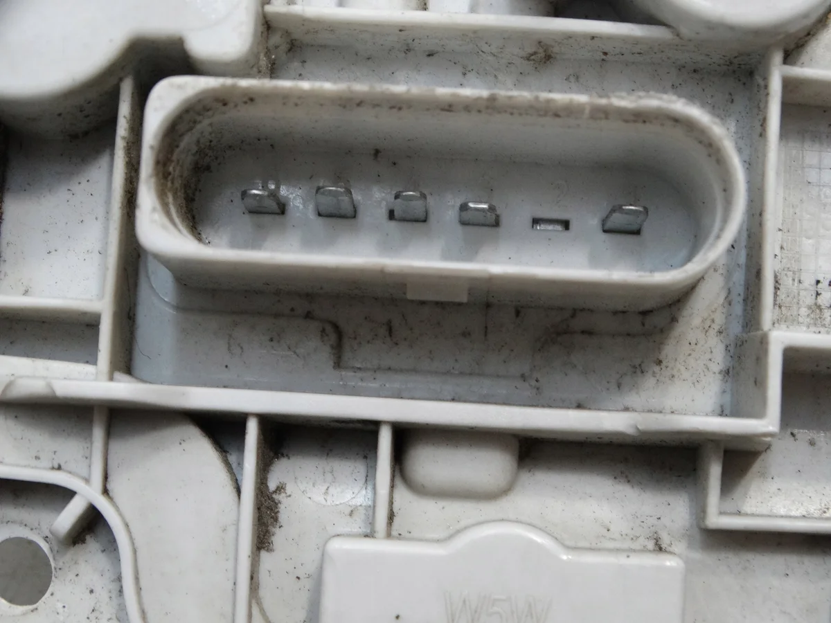 Baklykta Vänster VW Caddy 2K1945257C image 7