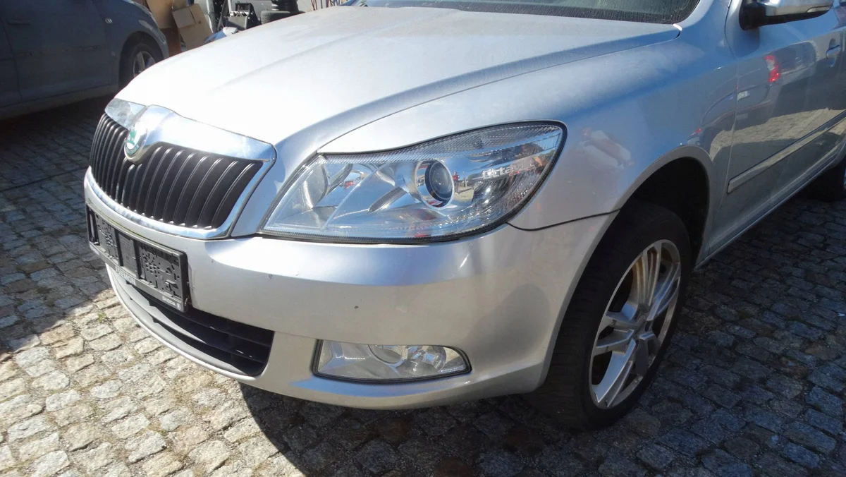 Avant Skoda Octavia II Lift LA7W 1Z0807221M image 4