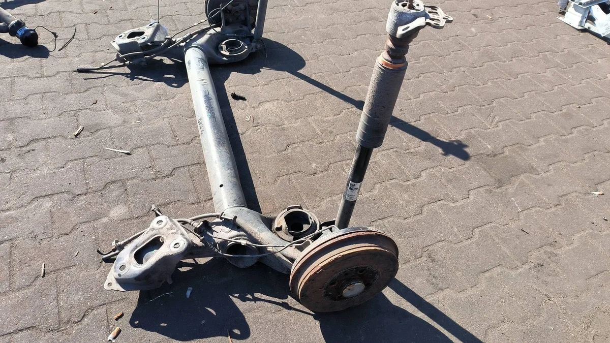 Rear Axle Beam Opel Corsa E Used image 3