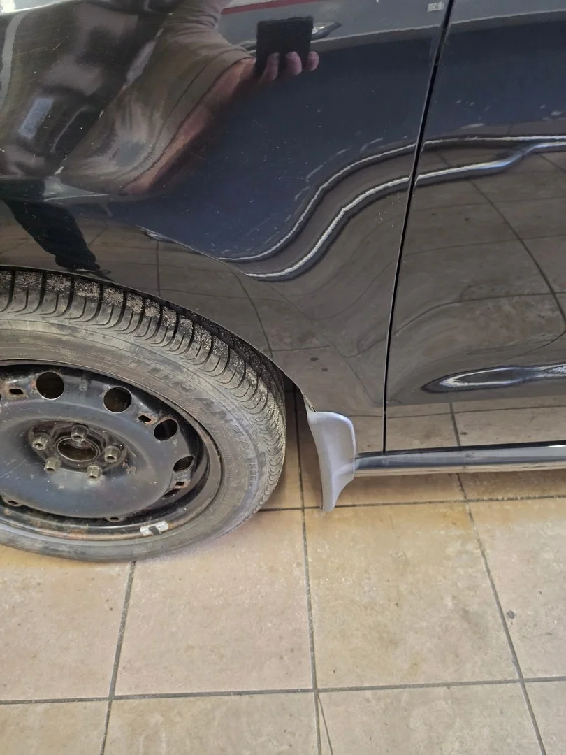 VW Polo 6R Front Left Fender Used image 4