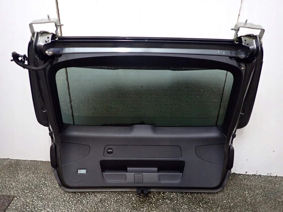 Bagklucka Audi A4 RS4 B9 Kombi med Kamera image 6