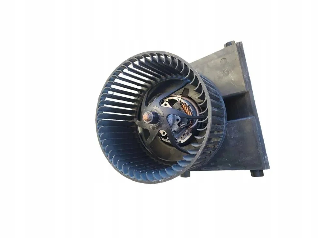 VW Golf IV Heizungsgebläse Motor 1J18190210 image 2