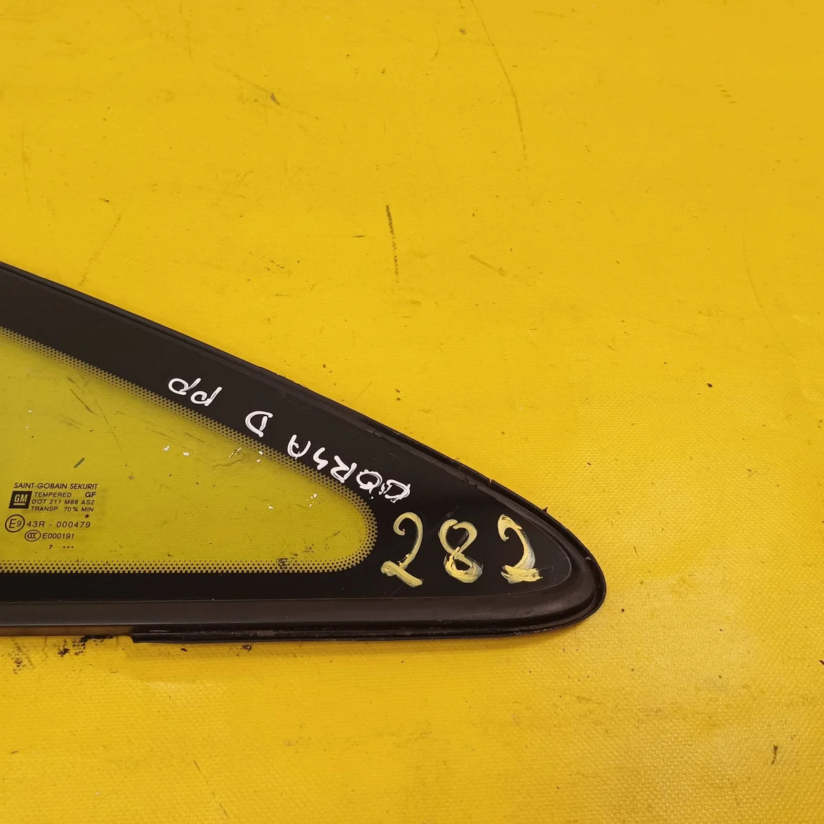 Opel Corsa D Scheibe Rechts Vorne Gebraucht image 4