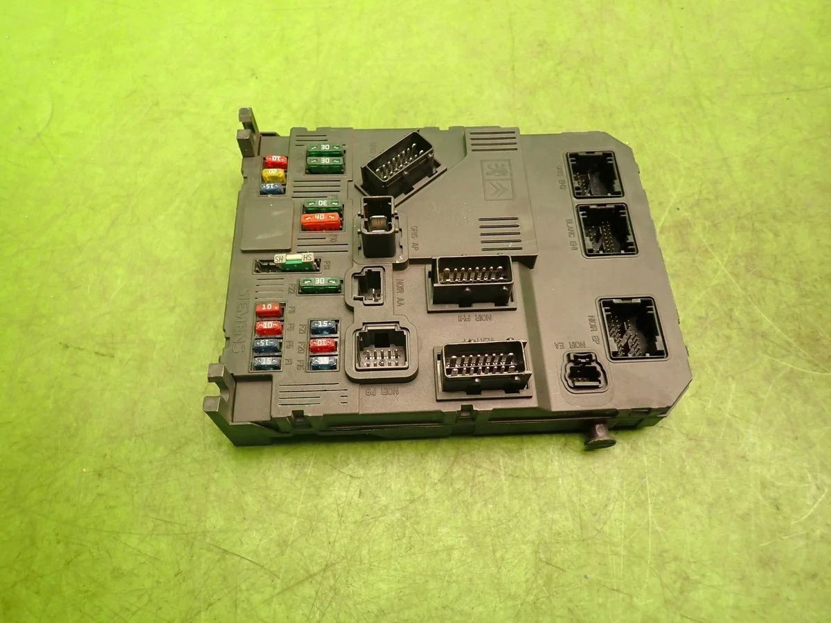 BSI Module Peugeot 206 Lift S118085110D image 3