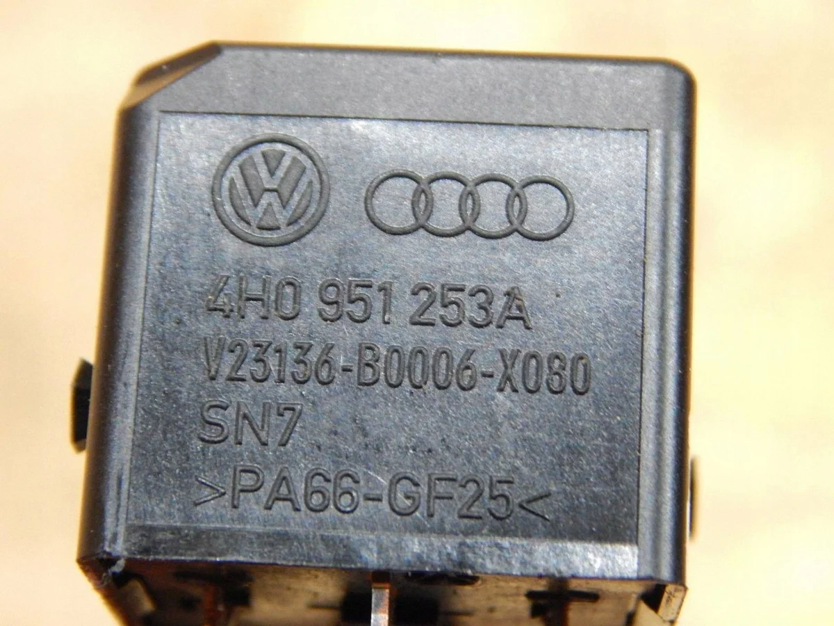 Relè VW T6 4H0951253A usato image 3