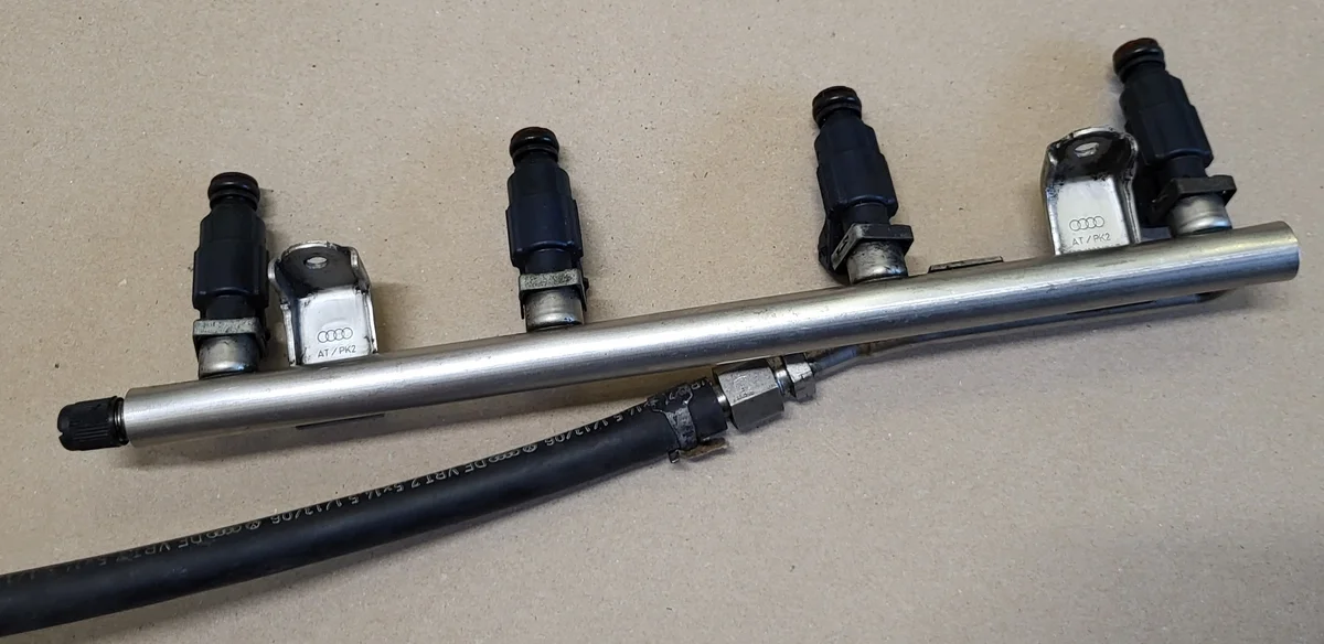 Einspritzleiste Audi A4 B6 B7 1.8T gebraucht image 3