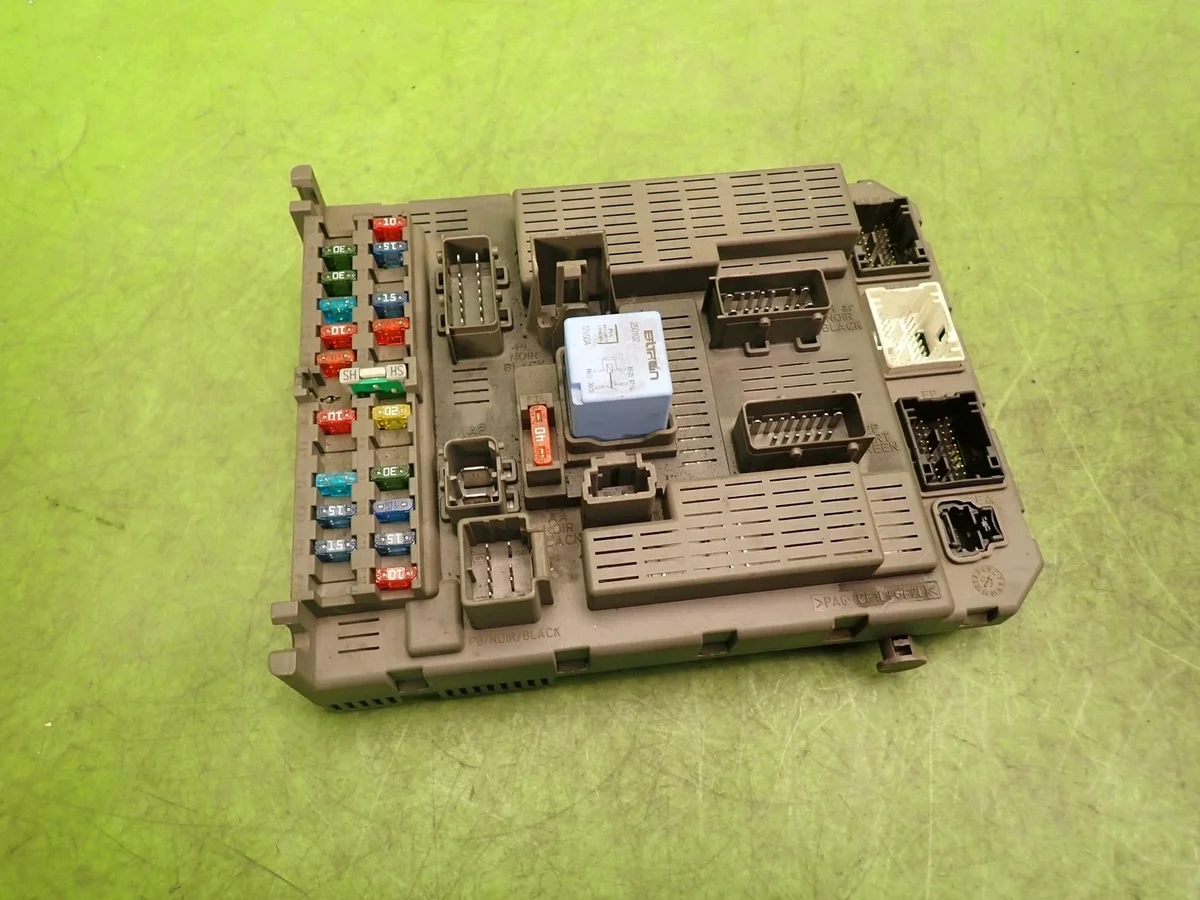 Module BSI CITROEN C5 I 9645352980 T04-00 image 3
