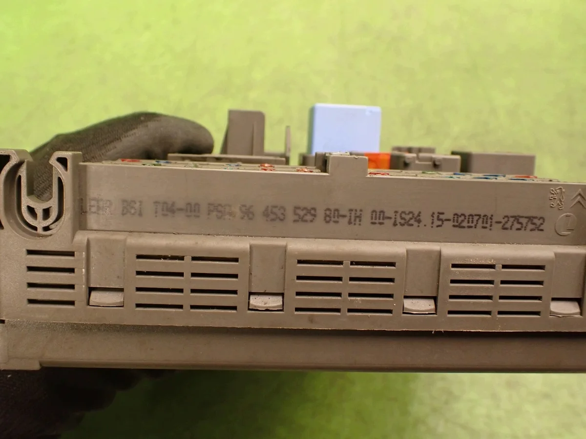 Module BSI CITROEN C5 I 9645352980 T04-00 image 6